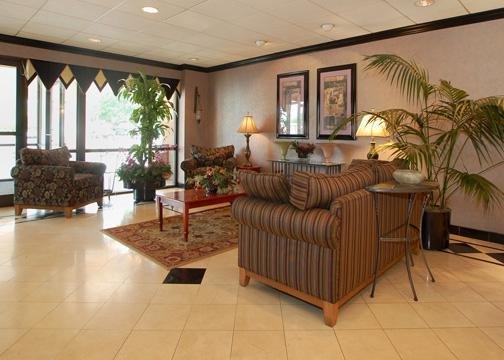 Baymont By Wyndham Albany Airport Hotel 3*