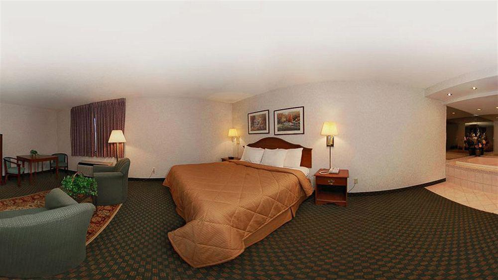 Baymont By Wyndham Albany Airport Hotel 3*